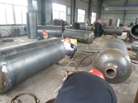 消音器生產(chǎn)車間